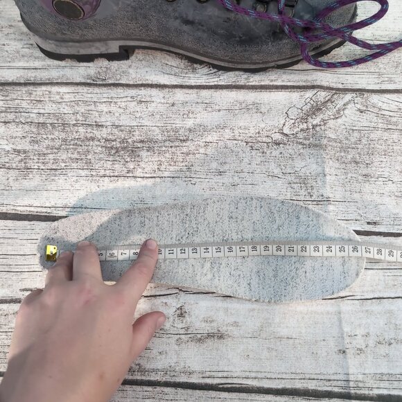 Scarpa Women’s Purple Suede Leather Hiking Mountaineering Boots Vibram Sole - Picture 8 of 10